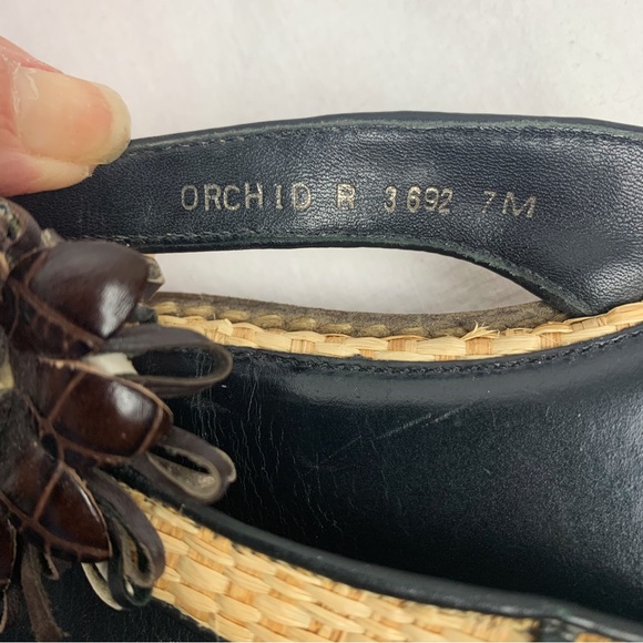 Brighton Orchid Thong Sandals Black Brown Leather Woven Detail size 7 - Picture 6 of 8